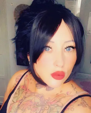 OnlyFans cuenta mommaqueen1985 avatar 1