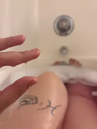 OnlyFans account  mommyissuemilkerz header 2