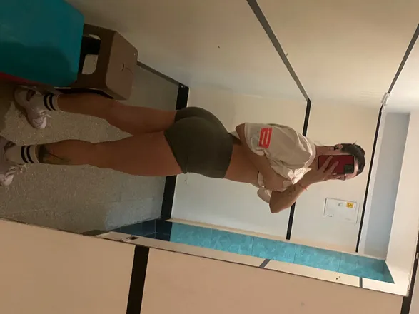 OnlyFans cuenta reginabab1_2 header 2