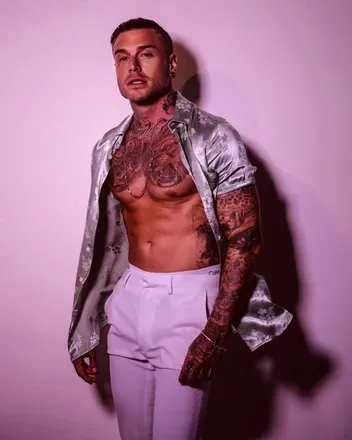 OnlyFans cuenta adrianrodriguez.off header 2