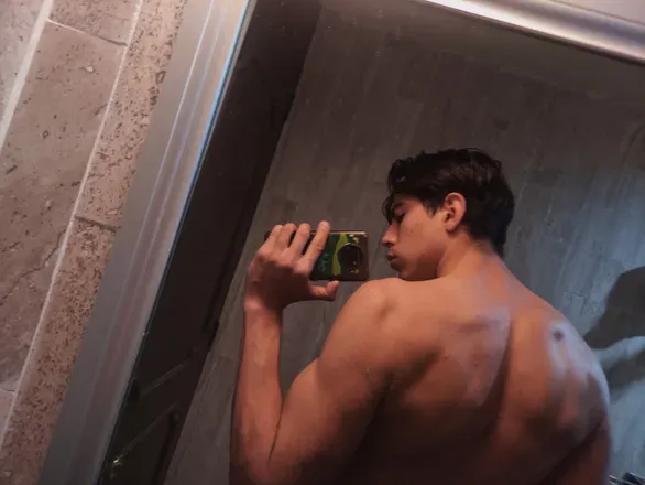 OnlyFans account  roxtch header 2