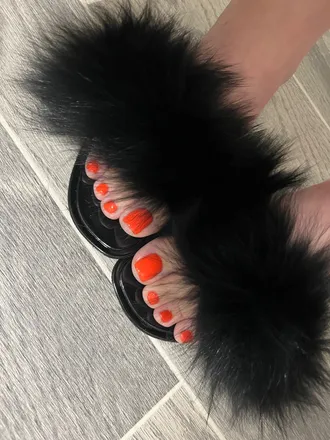 OnlyFans cuenta barefoothunnybby header 2