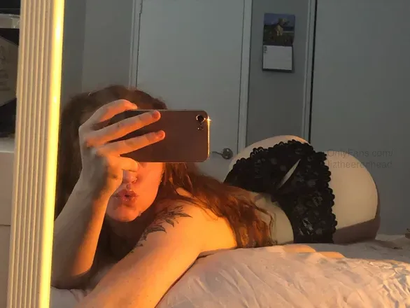 OnlyFans cuenta theeredheadgirl header 2