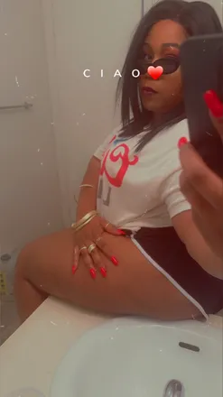 OnlyFans cuenta mialove415 header 2