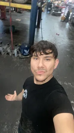 OnlyFans account  leo_valdez123 avatar 1