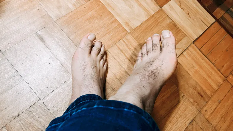 OnlyFans account  latinfeetshairyman header 2