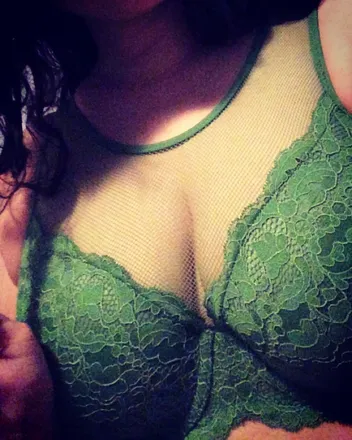 OnlyFans account  ari_louxx header 2