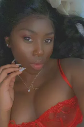 OnlyFans cuenta baddiii header 2