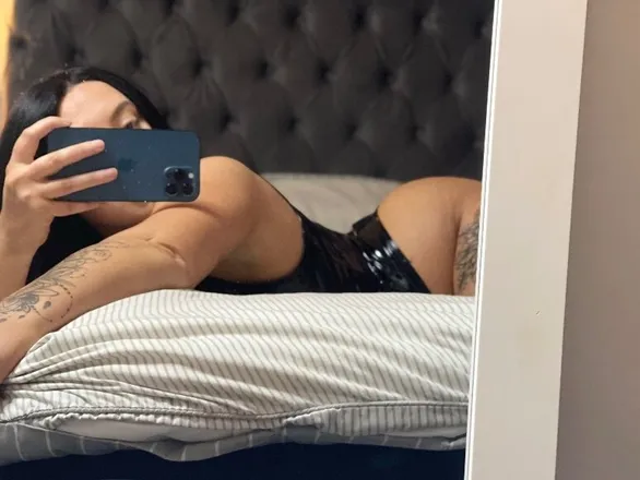 OnlyFans account  adena33 header 2