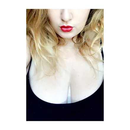 OnlyFans cuenta peachmika header 2