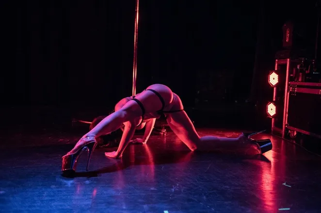 OnlyFans cuenta ashtonoutwest header 2