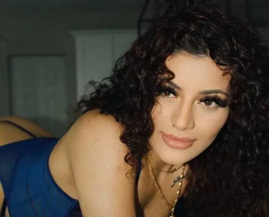 OnlyFans account  mimifrfr header 2
