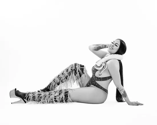 OnlyFans cuenta athennaxxx header 2