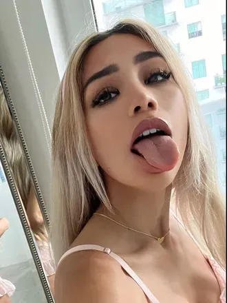 OnlyFans account  roxannesims avatar 1