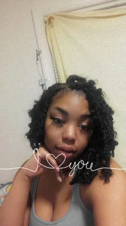OnlyFans cuenta prettyassarii header 2