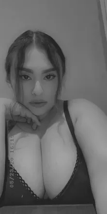 OnlyFans account  dessjustine header 2