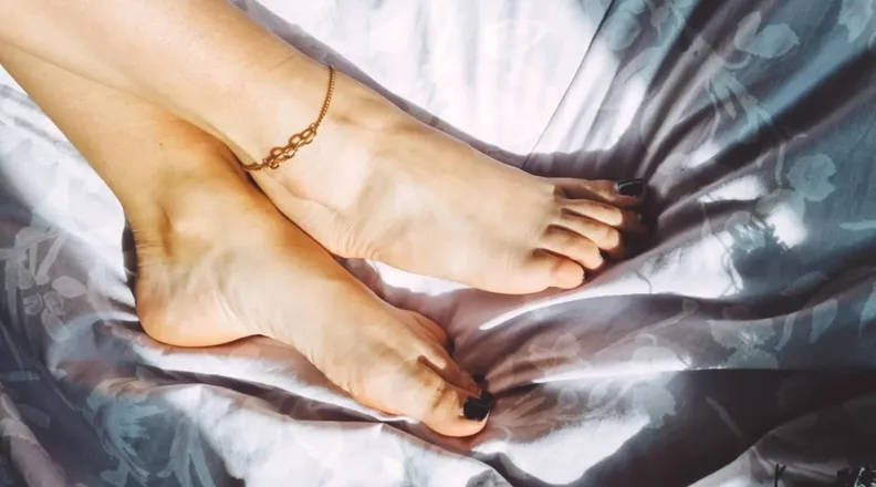 OnlyFans account  feetbabegina header 2