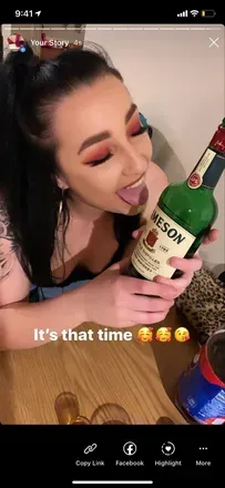 OnlyFans account  datbitchval avatar 1