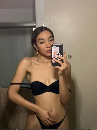 OnlyFans account  nicoledav avatar 1