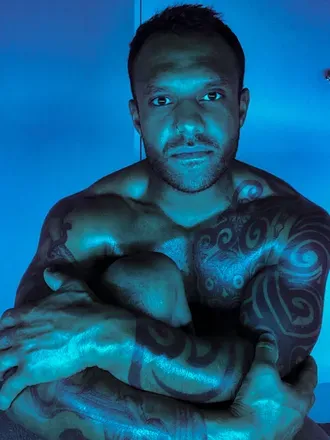 OnlyFans account  axel_cruiz header 2