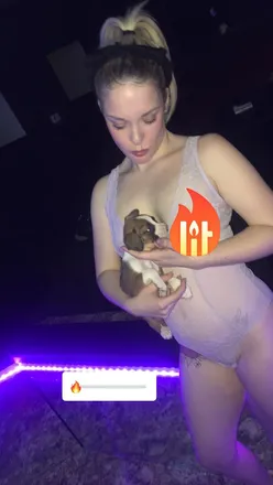 OnlyFans account  fallfor_mee header 2