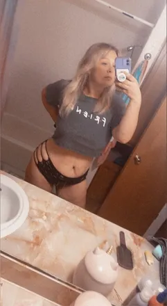 OnlyFans account  thickdoe header 2