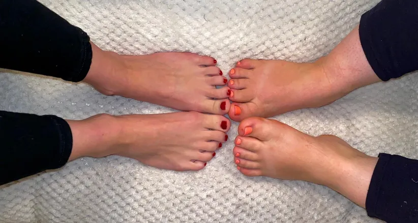 OnlyFans cuenta footfetishsistersss header 2