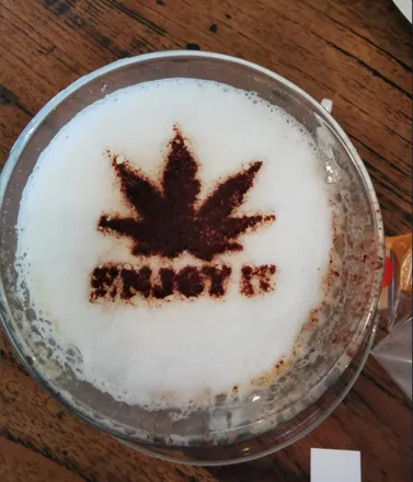 OnlyFans cuenta povlife420 header 2