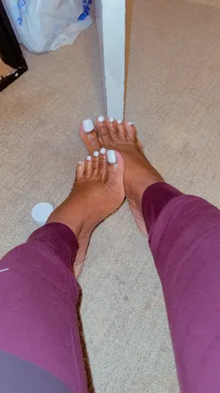 OnlyFans cuenta queenprettyfeetz header 2