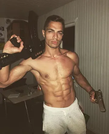 OnlyFans account  azadd header 2