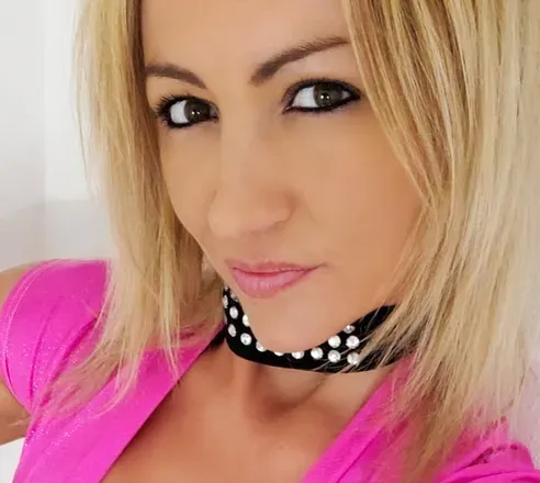 OnlyFans account  samzee avatar 1