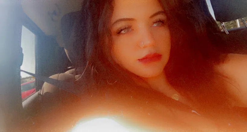OnlyFans cuenta sarahbellaa1 header 2