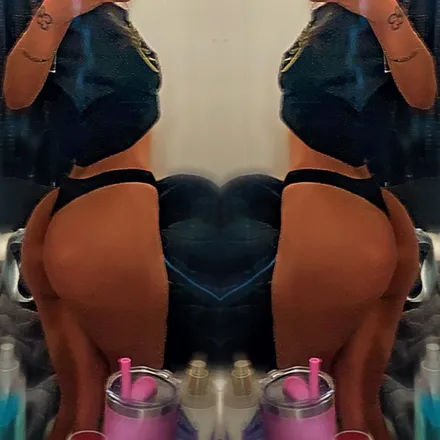 OnlyFans cuenta ifureadingthisurhot header 2