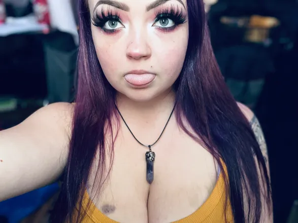 OnlyFans cuenta witchyydoll header 2