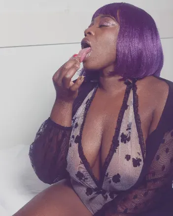 OnlyFans cuenta missprettypussynoir avatar 1