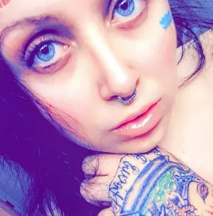 OnlyFans cuenta yourgirlkuro avatar 1
