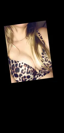 OnlyFans cuenta kaylabrianne header 2