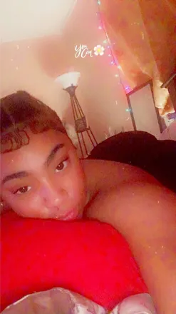 OnlyFans account  thickyellaa header 2