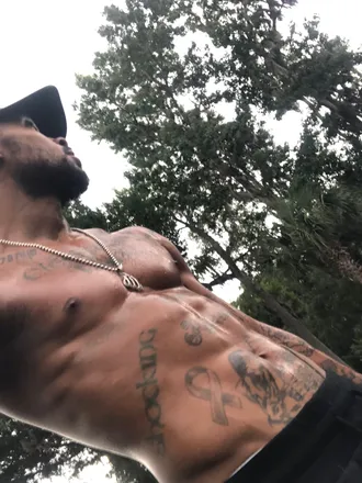OnlyFans cuenta stayprettyyo header 2