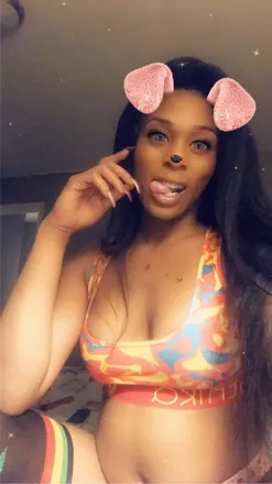 OnlyFans account  tskieara header 2