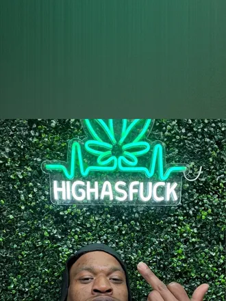 OnlyFans account  munchie_lj header 2