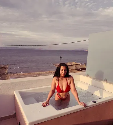 OnlyFans cuenta melodytvv header 2
