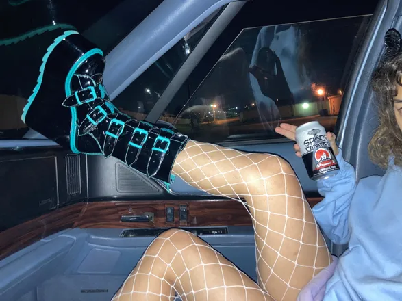 OnlyFans account  pixxxie.vip header 2