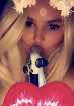 OnlyFans account  divamuzzi header 2