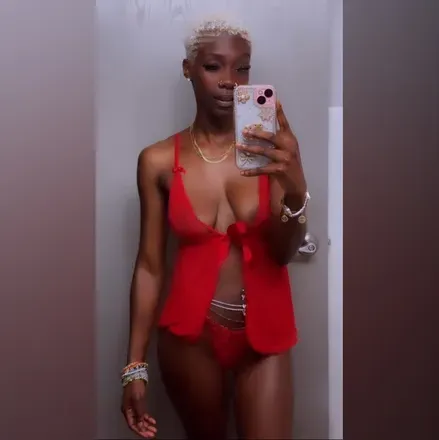 OnlyFans cuenta akosuaadjeiwa avatar 1