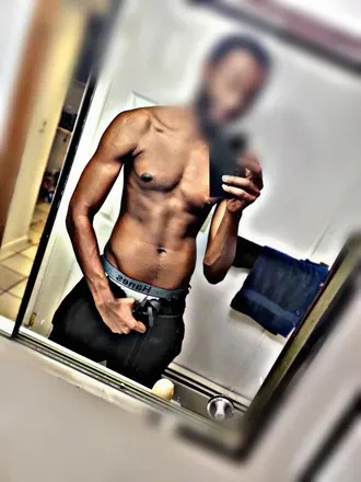OnlyFans cuenta sometallblackguy avatar 1