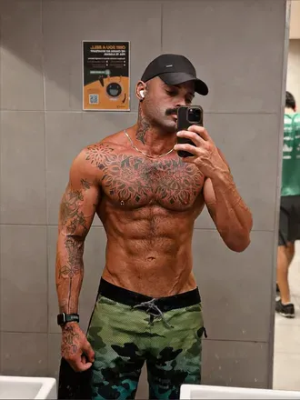 OnlyFans cuenta zezithu avatar 1
