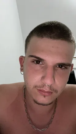 OnlyFans account  rapellido header 2