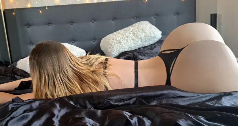 OnlyFans cuenta liora.x header 2