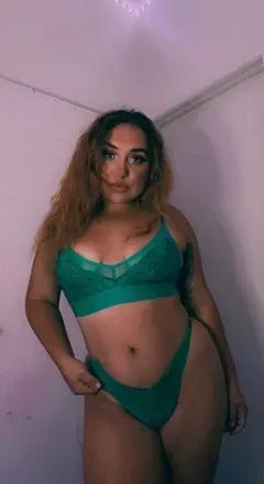 OnlyFans account  queennraee avatar 1